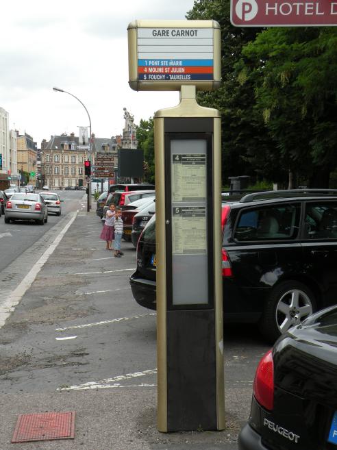  Arrêt de bus, place Carnot